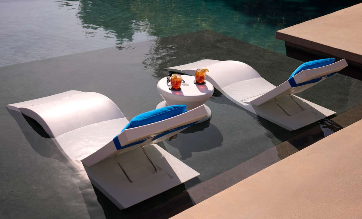 Adjustable Chaise, leg and base detail