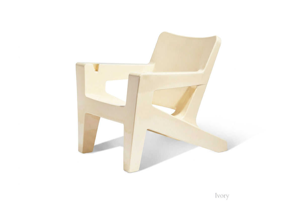 Bask Outdoor Lounge Chair, ivory, studio shot