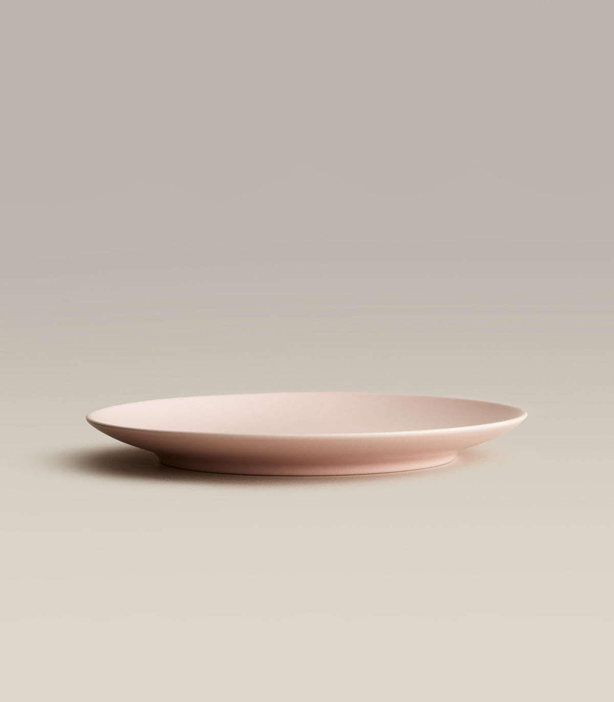 Big Stoneware Plate Set, third glaze and finish close up