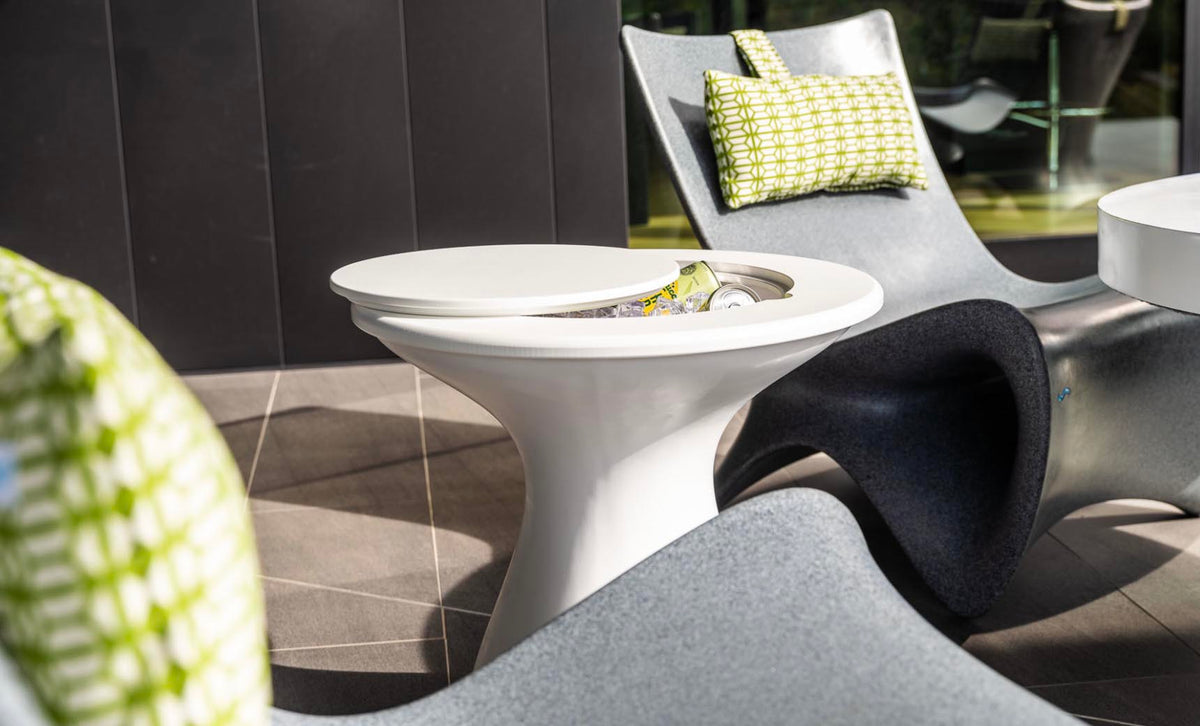 Chaise Island Lounge In-Pool & Patio Set, leg and base detail