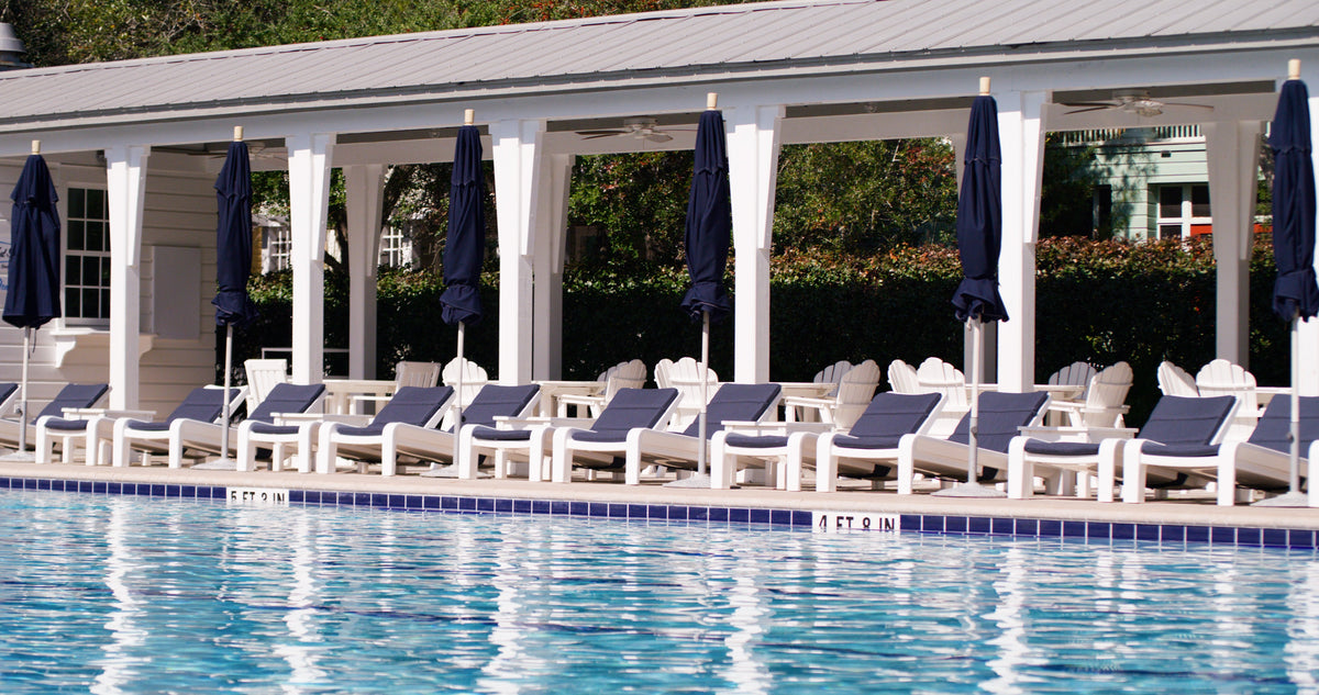 Deck Chaise Cushion, corner and seam detail