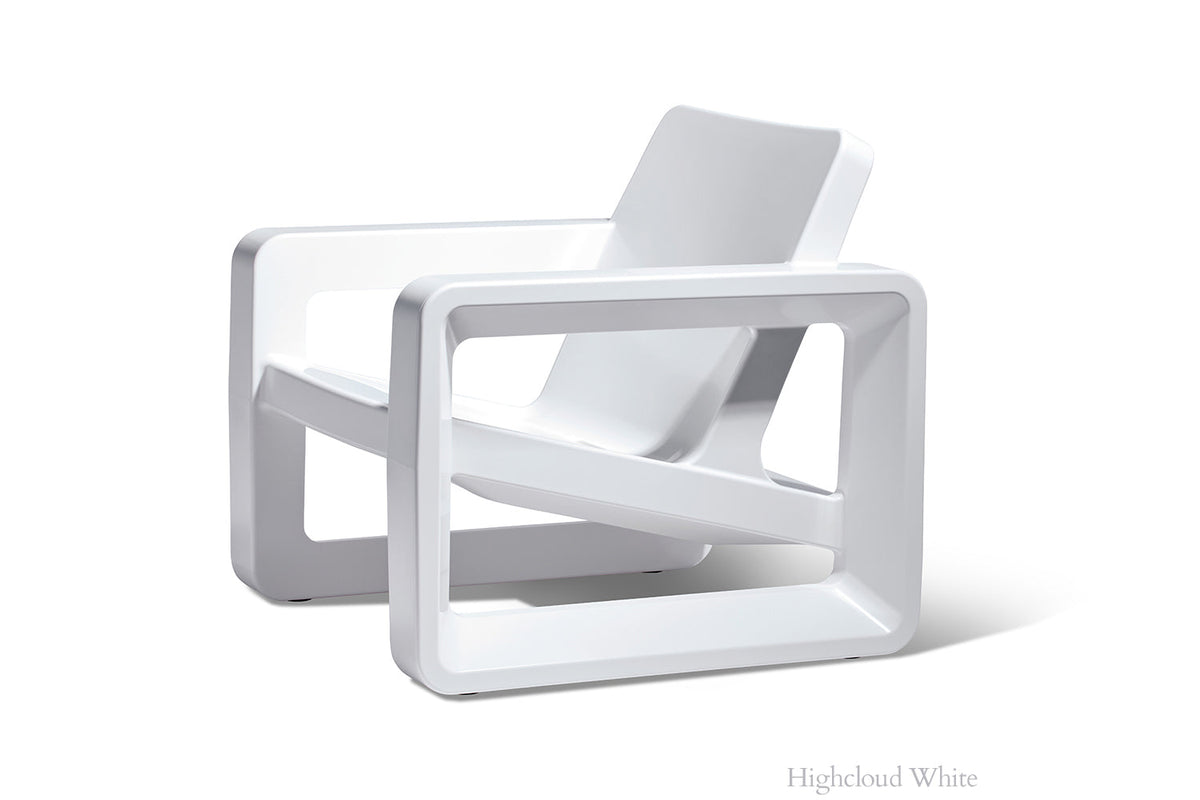 Deck Outdoor Lounge Chair, white, styled in a living space