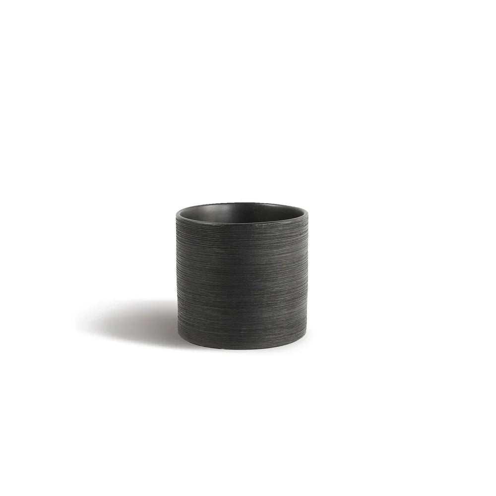 Etched Black and White Collection, rim and edge detail