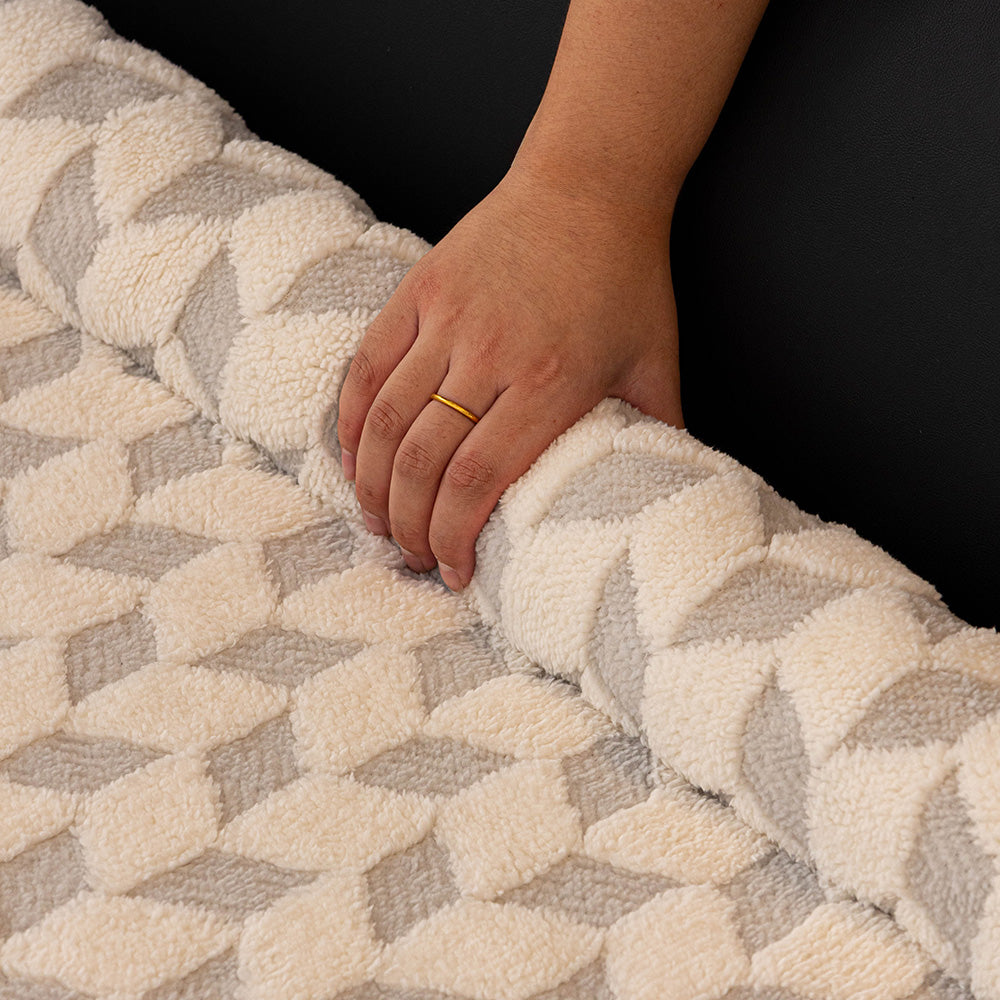 Geometric Diamond Plush Bolster Pet Sofa Bed, bolster edge detail