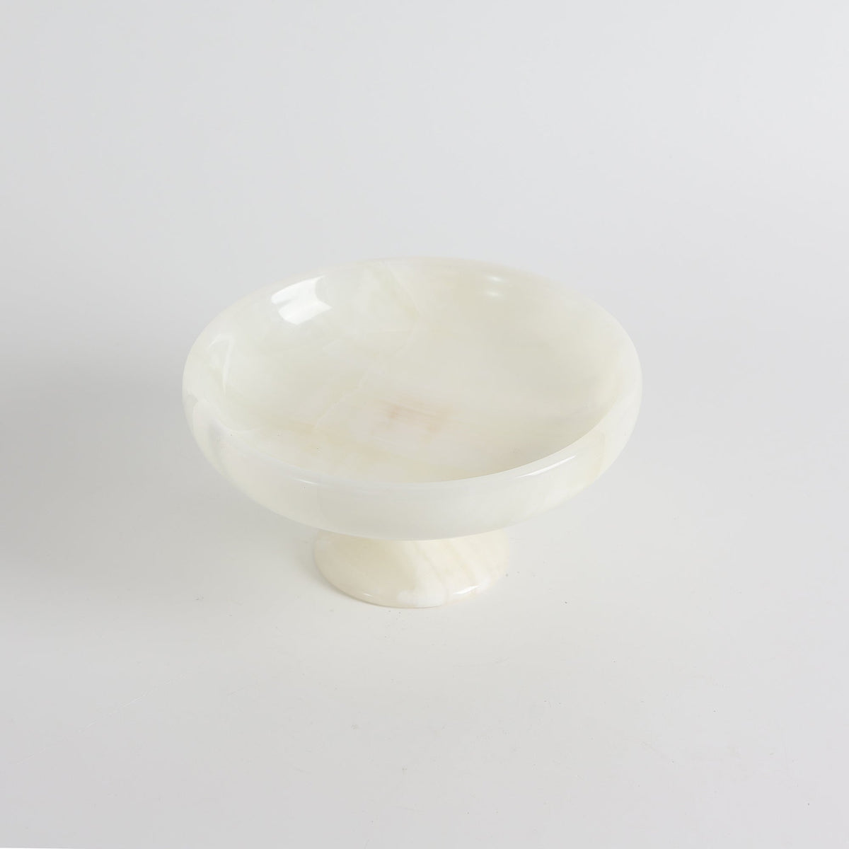Harlow White Onyx Pedestal Bowl, second rim and edge detail