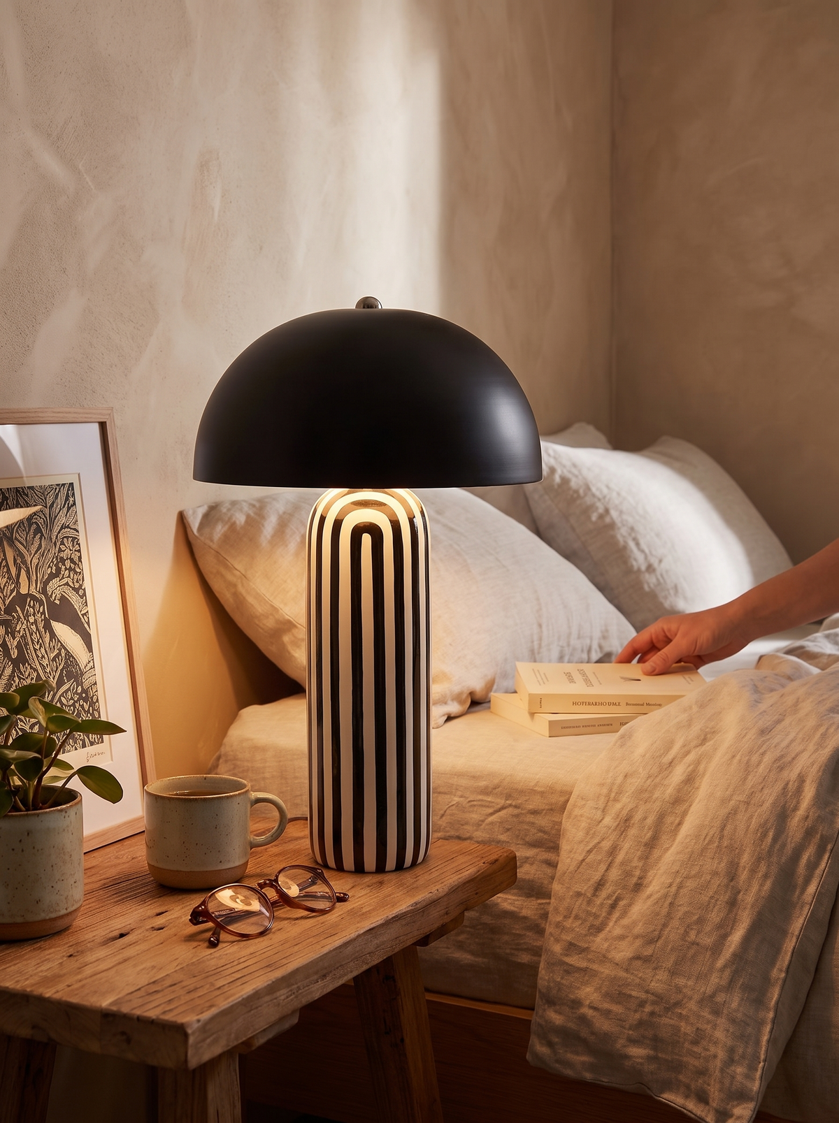 Jay ceramic lamp glazed base