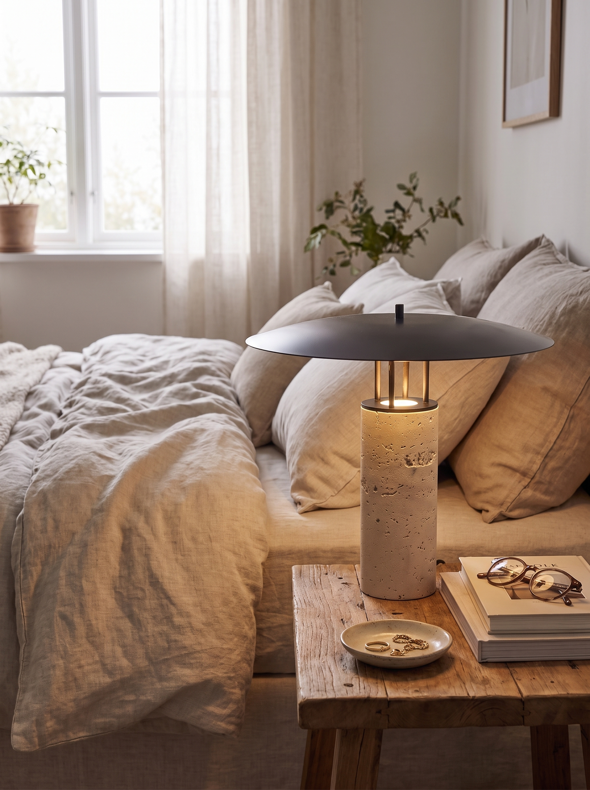 Kimber lamp modern outline