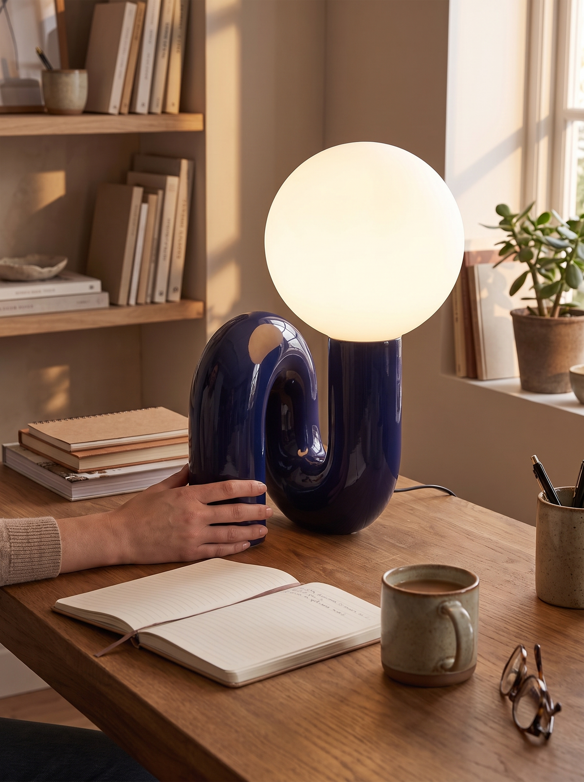 Lainey lamp compact and sturdy