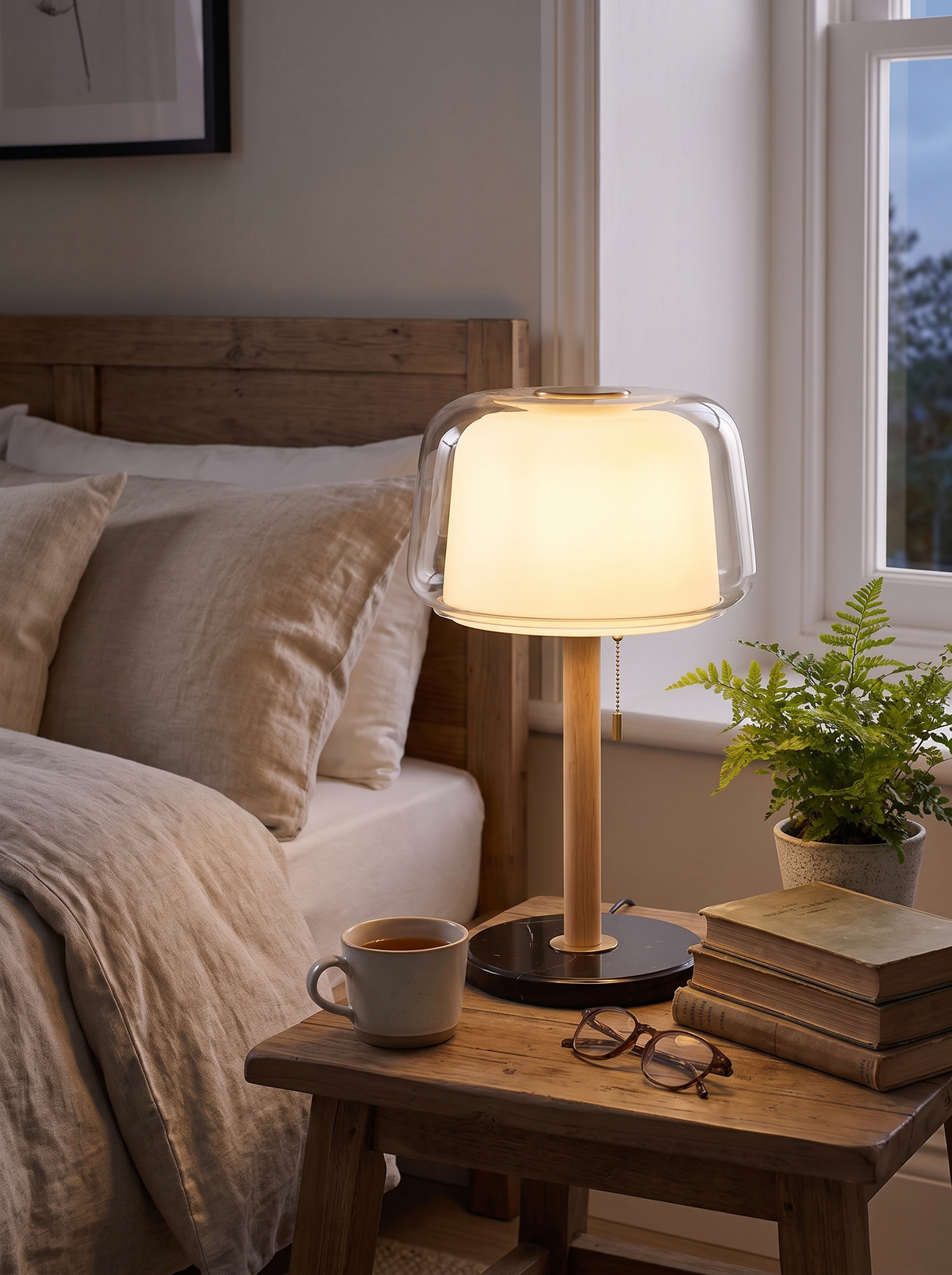 Liora lamp soft even wash