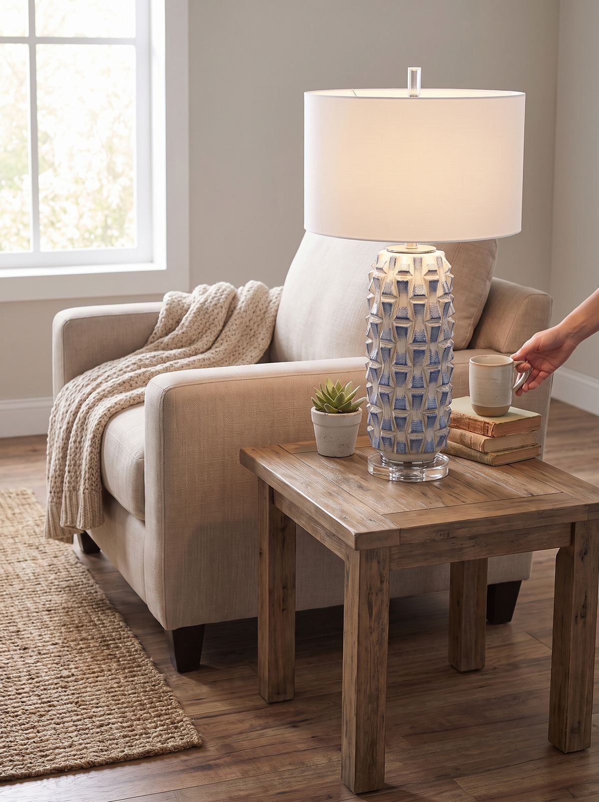 Quenda Table Lamp lifestyle 1