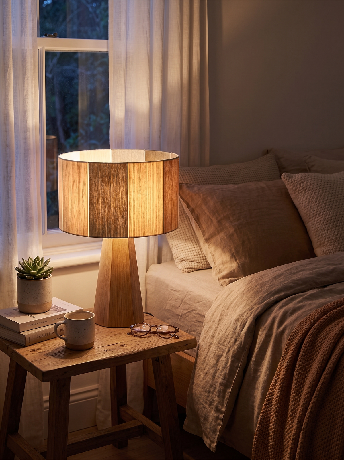 Valeria Table Lamp lifestyle 2