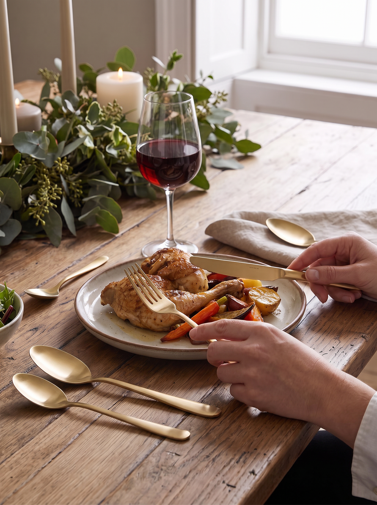 Classic 5 Piece Stainless Steel Place Setting lifestyle 1