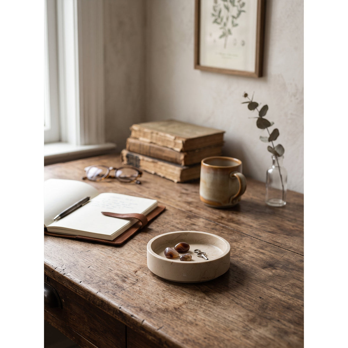 Maren Marble Catchall Dish, rim and edge detail