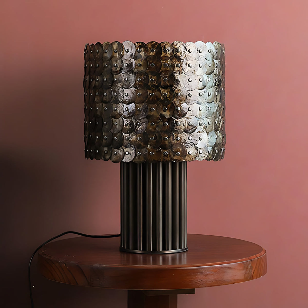 Naerix Shell Table Lamp, second diffuser detail