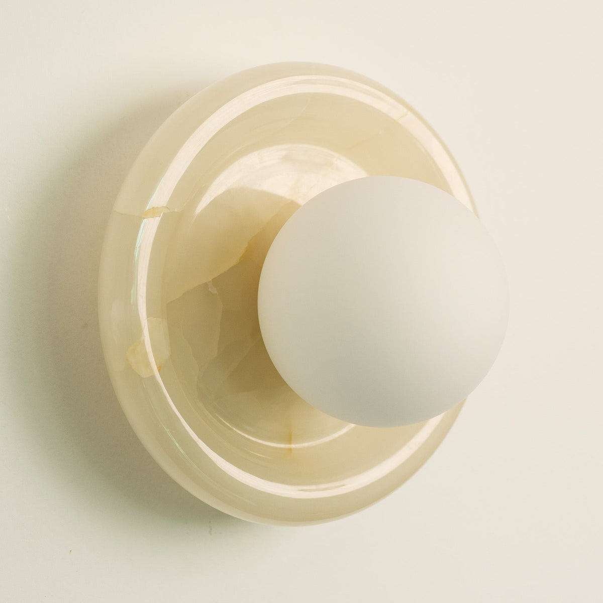 Nara Alabaster Cloud Stone Bubble Plate Wall Light, bulb and socket detail