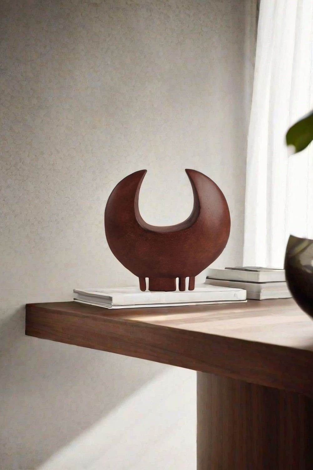 Ribbon Abstract Pottery Sculpture, base and footing detail