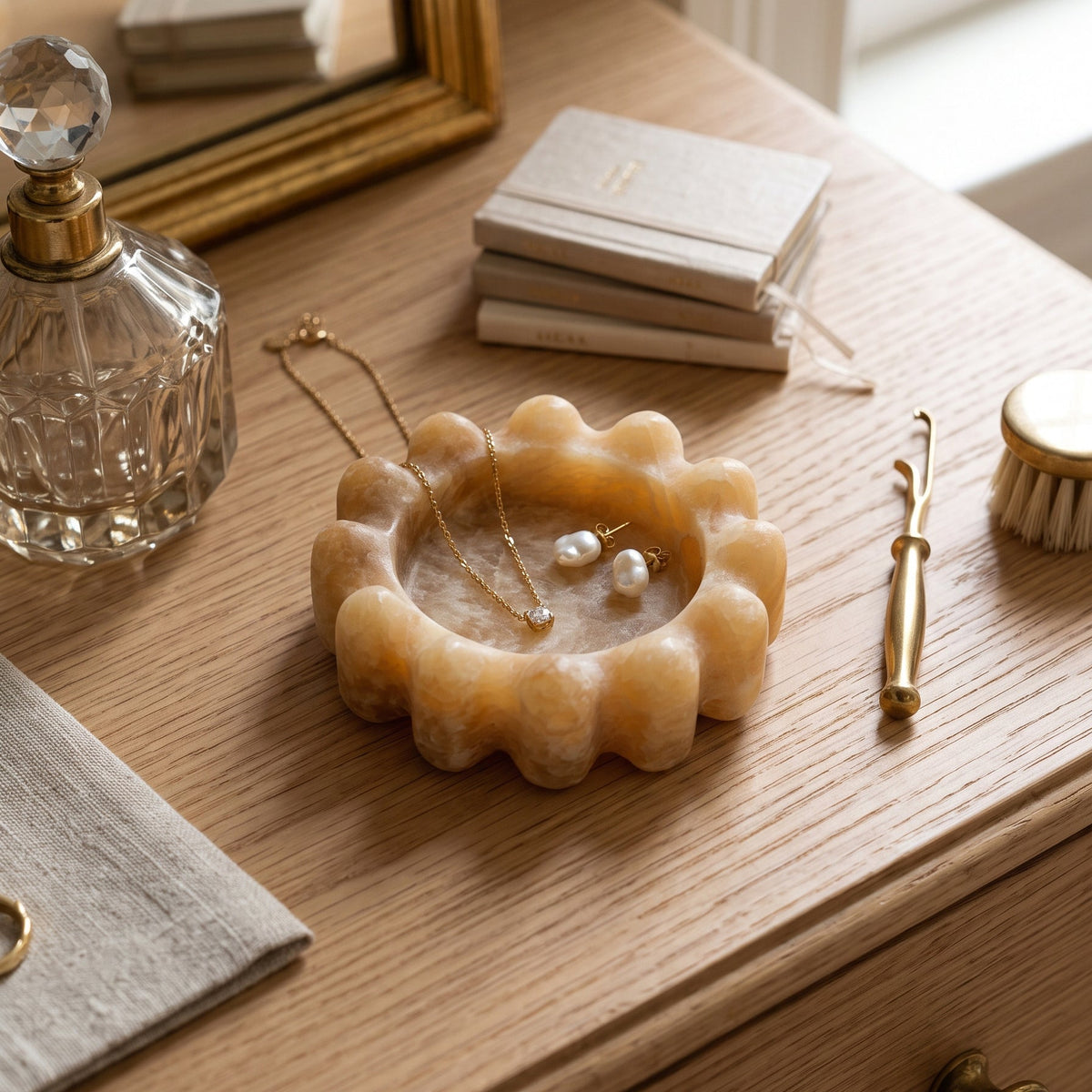 Scalloped Marble Catchall Dish, rim and edge detail
