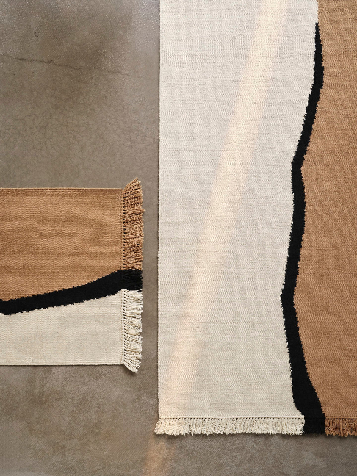 Soil Kelim Runner, Dark Sand/Off-white, pile and weave texture close up