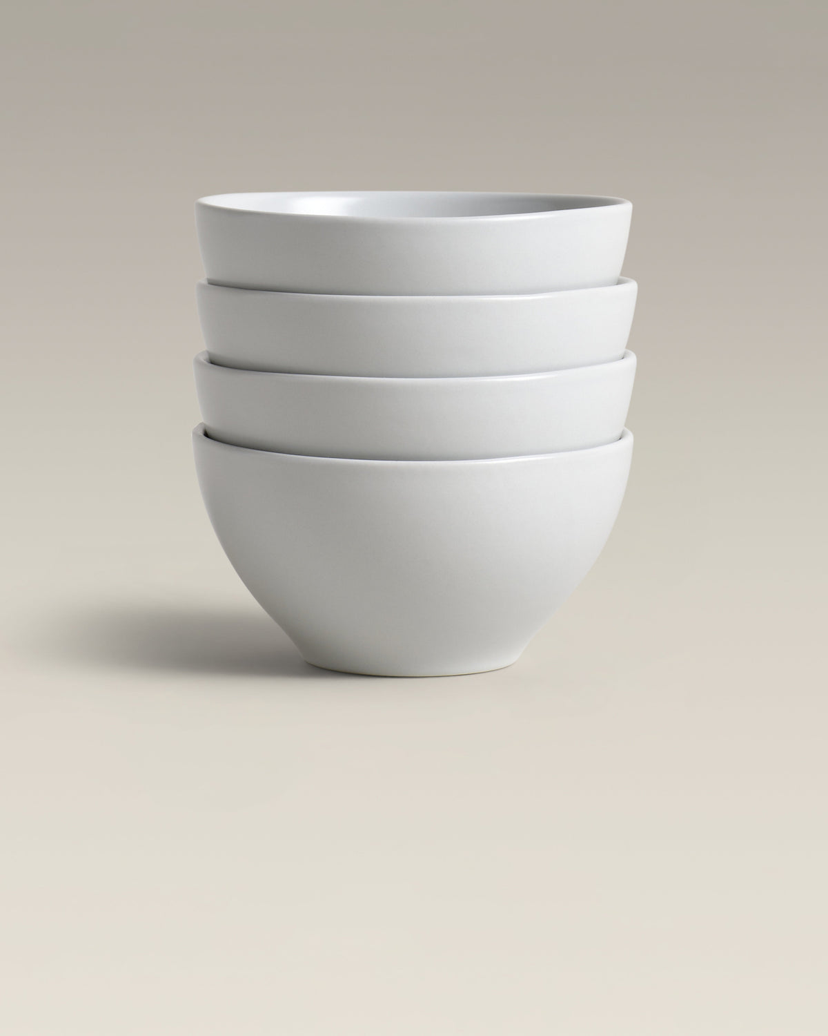 Stoneware Mini Bowl Set, rim and edge detail