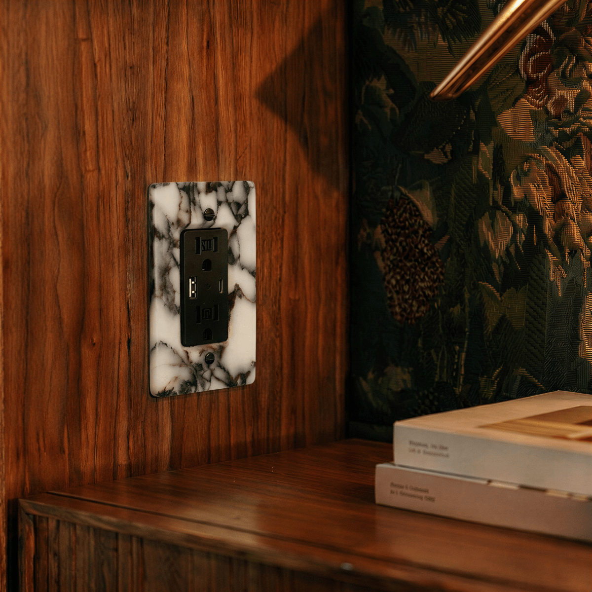 The Stone Plate (Calacatta Viola), installed on the wall