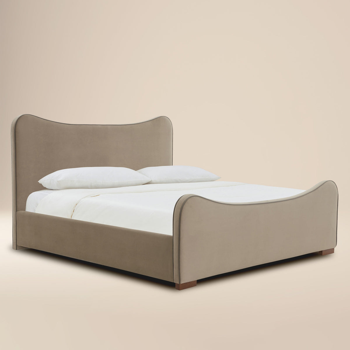 Adela Larch Bed, Serene Sand, King, full bed with bedding