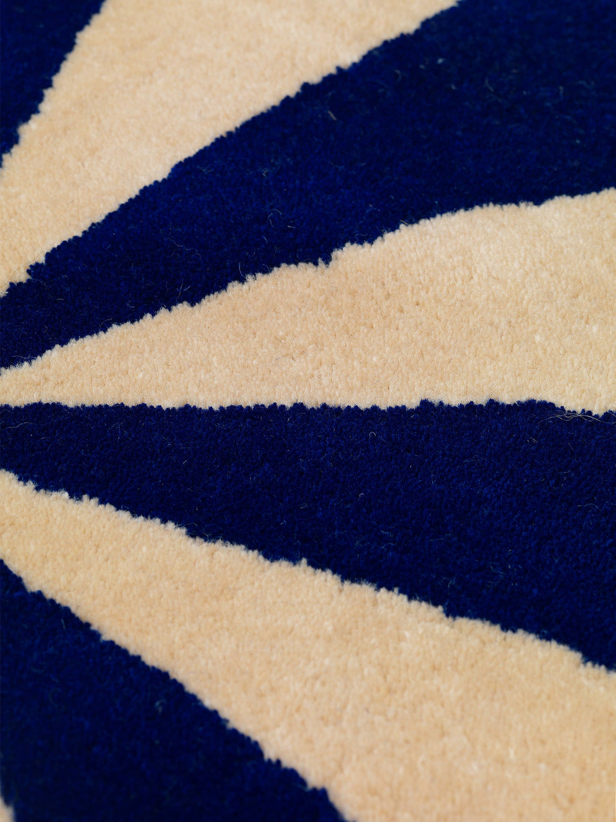 Arch Tufted Wool Rug, Bright Blue/Off-White, corner and edge detail