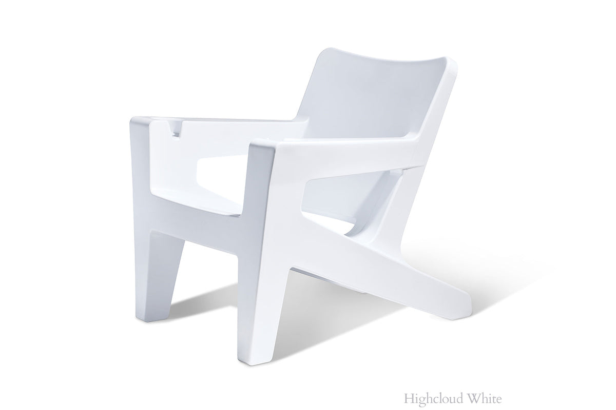 Bask Outdoor Lounge Chair, white, studio shot