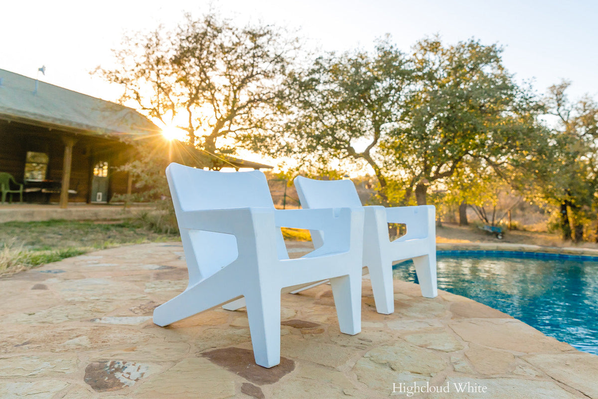 Bask Outdoor Lounge Chair, white, seat and backrest detail
