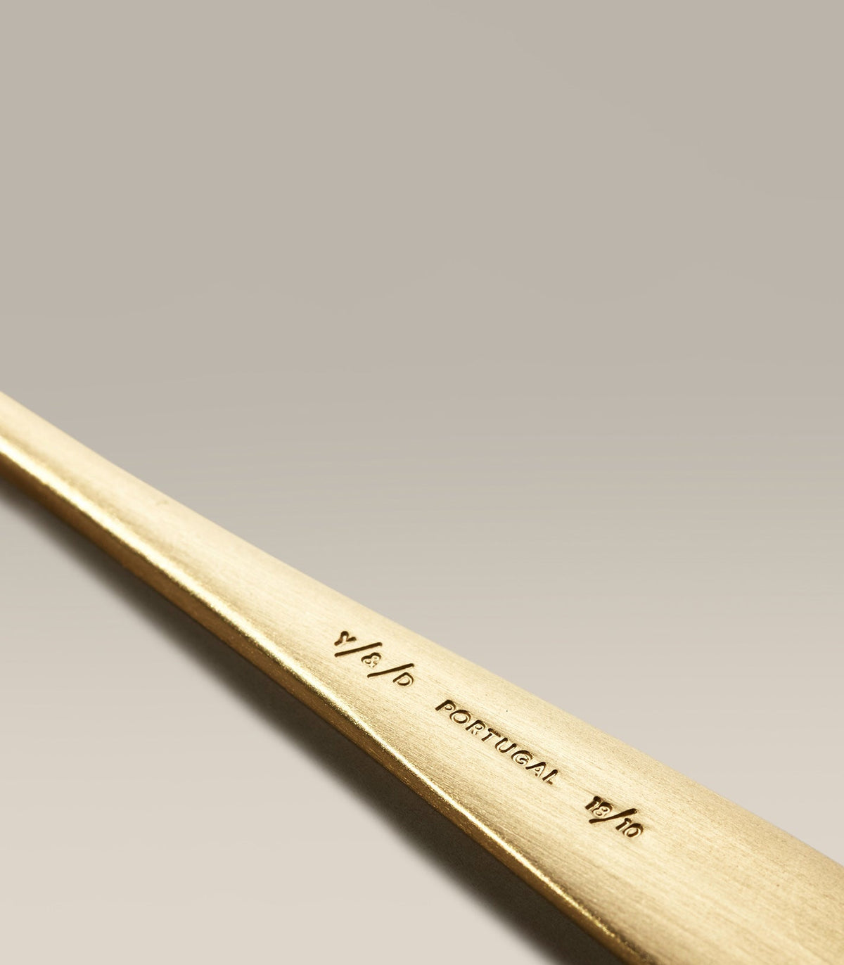 Classic Large Spoon Set, gold, detail view