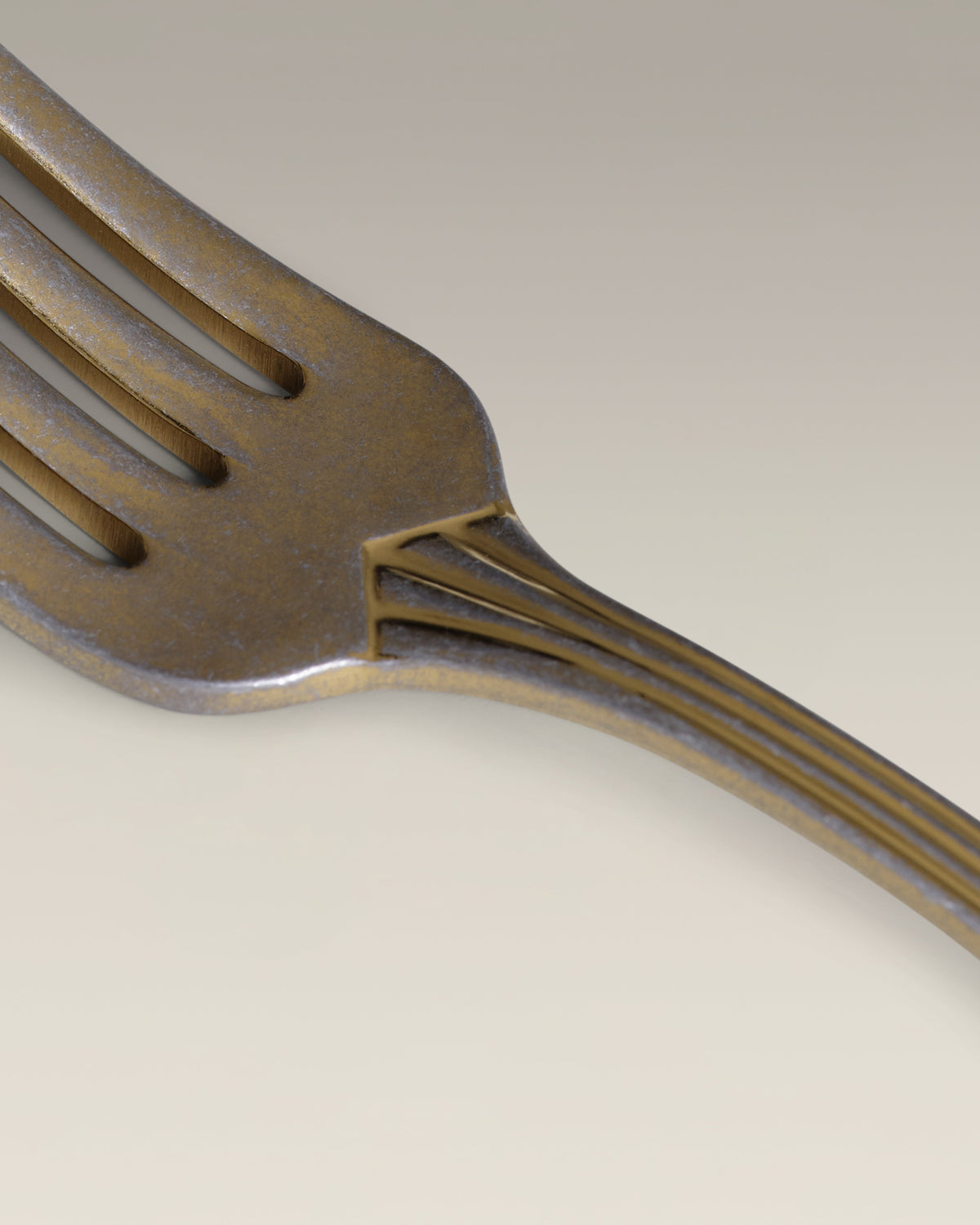 Crescent Four-Person Settings Flatware Set, second rim and edge detail
