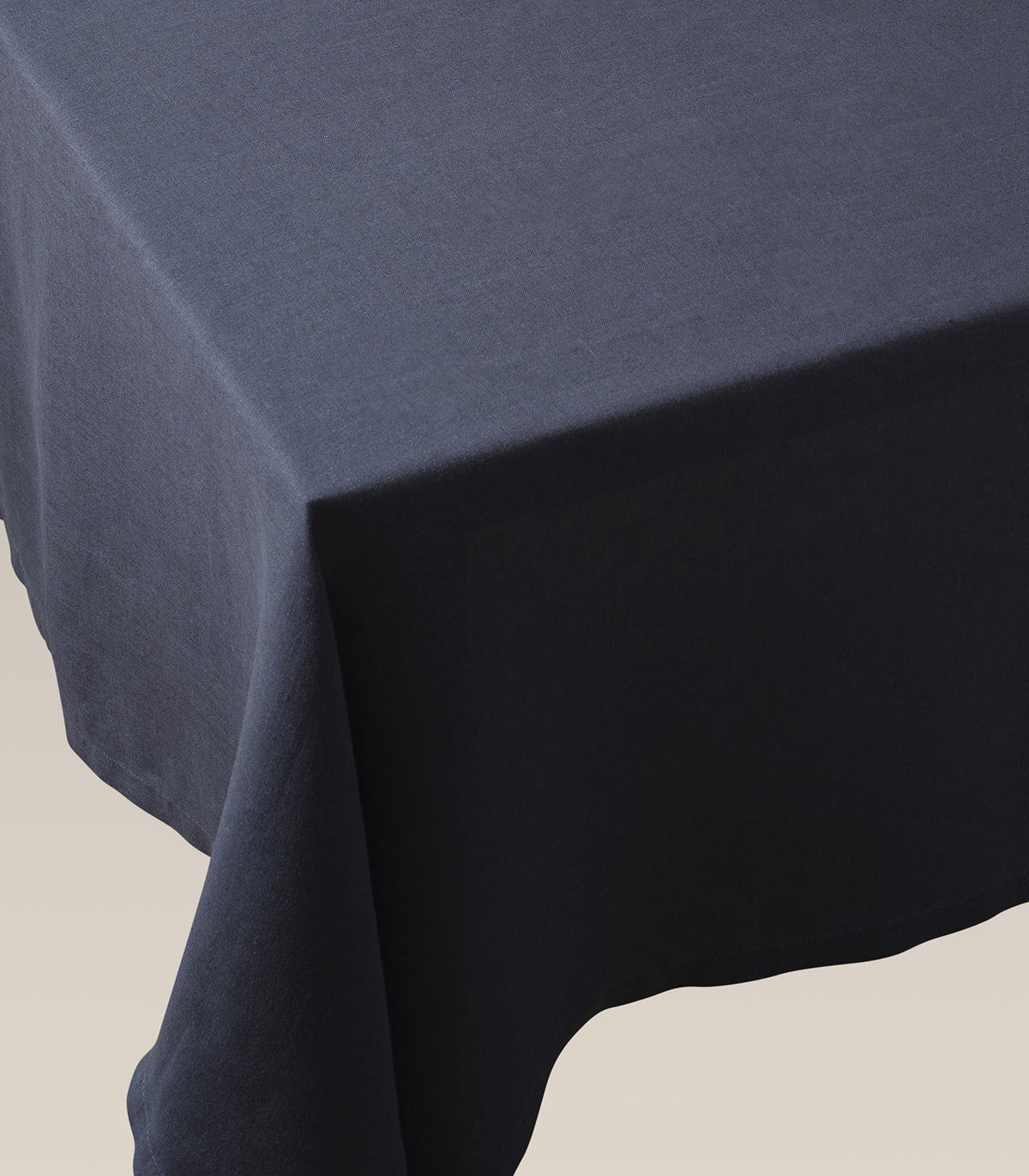 Everyday Linen Napkin and Tablecloth Set, second corner and edge detail