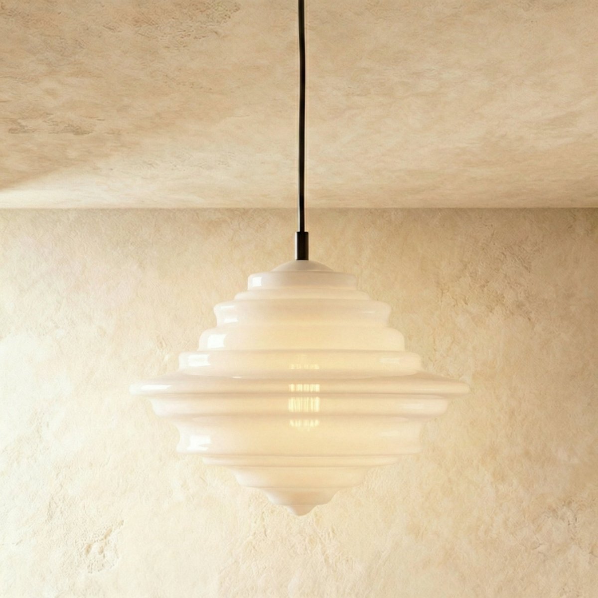Fadl Metal Pendant Light, glow and light quality close up