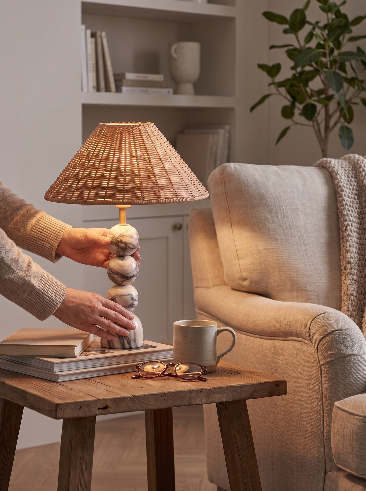 Connor lamp weighted base