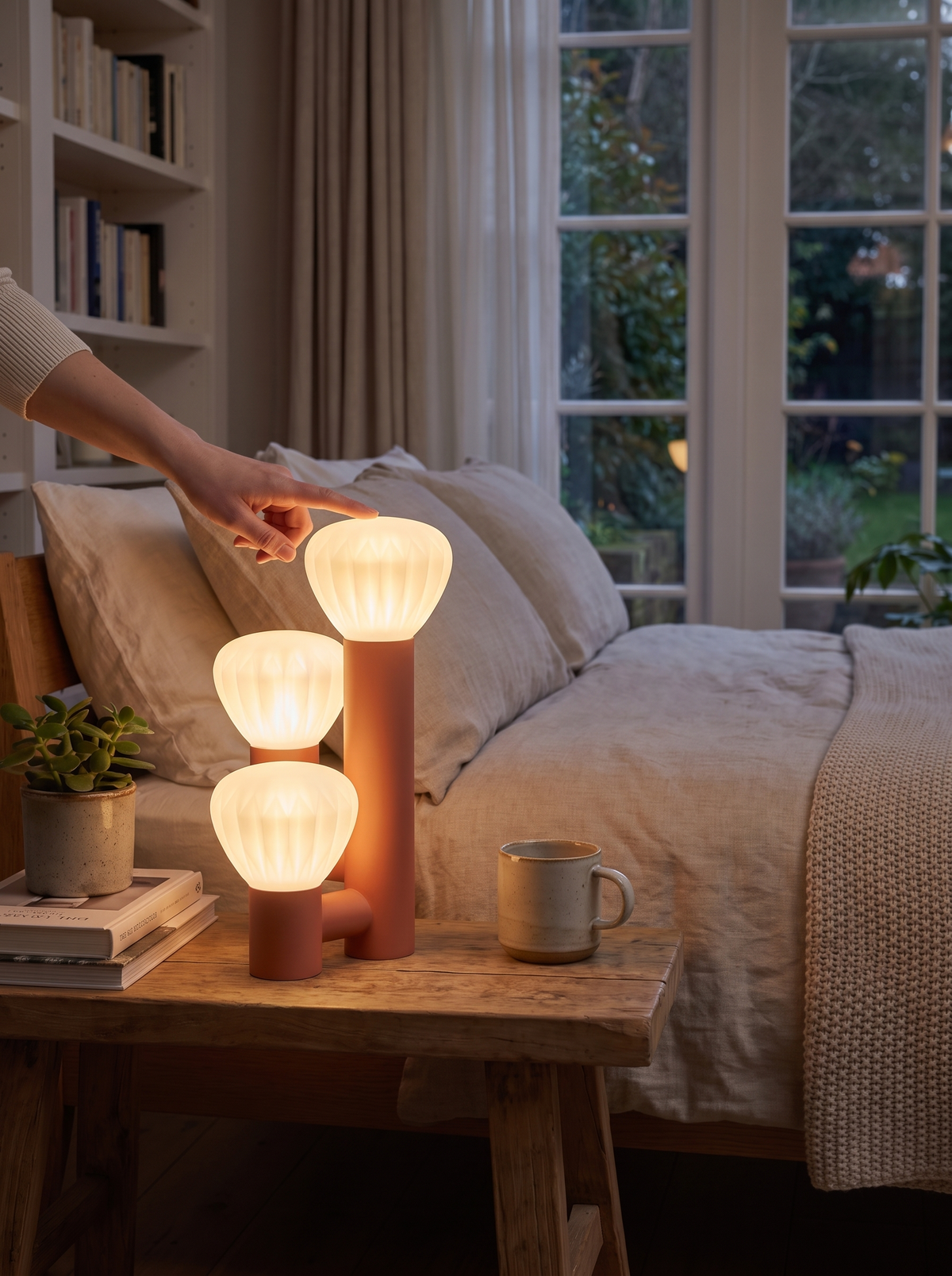 Kristala lamp faceted body