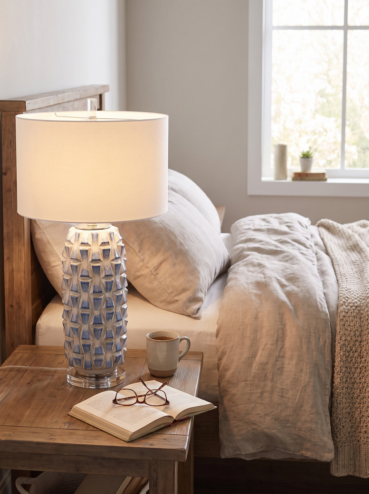 Quenda Table Lamp lifestyle 3