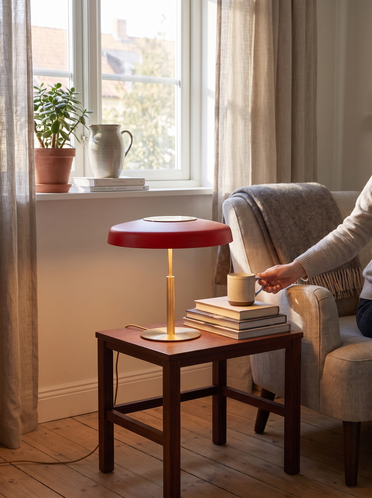 Resimar Glass Table Lamp lifestyle 1
