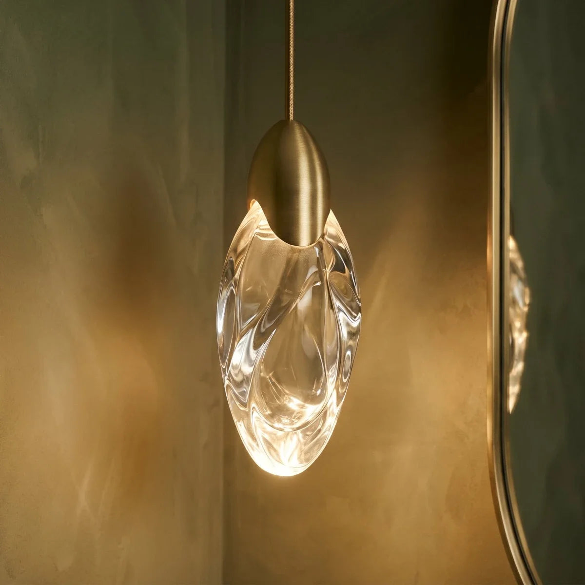 Lufina Metal Pendant Light, second full fixture front view