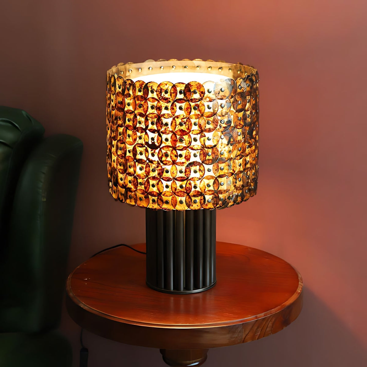 Naerix Shell Table Lamp, second full lamp view