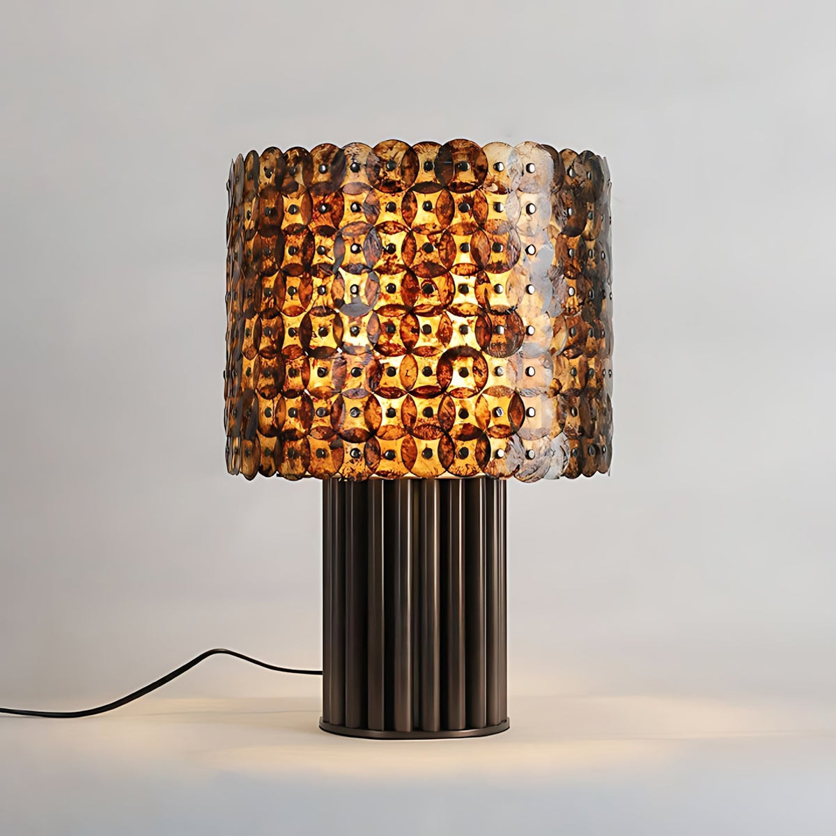 Naerix Shell Table Lamp, second side profile
