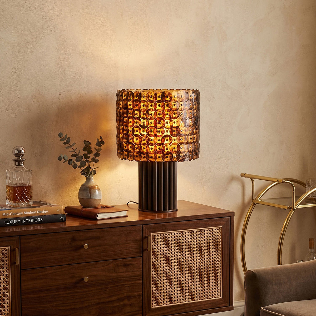 Naerix Shell Table Lamp, shade and diffuser detail