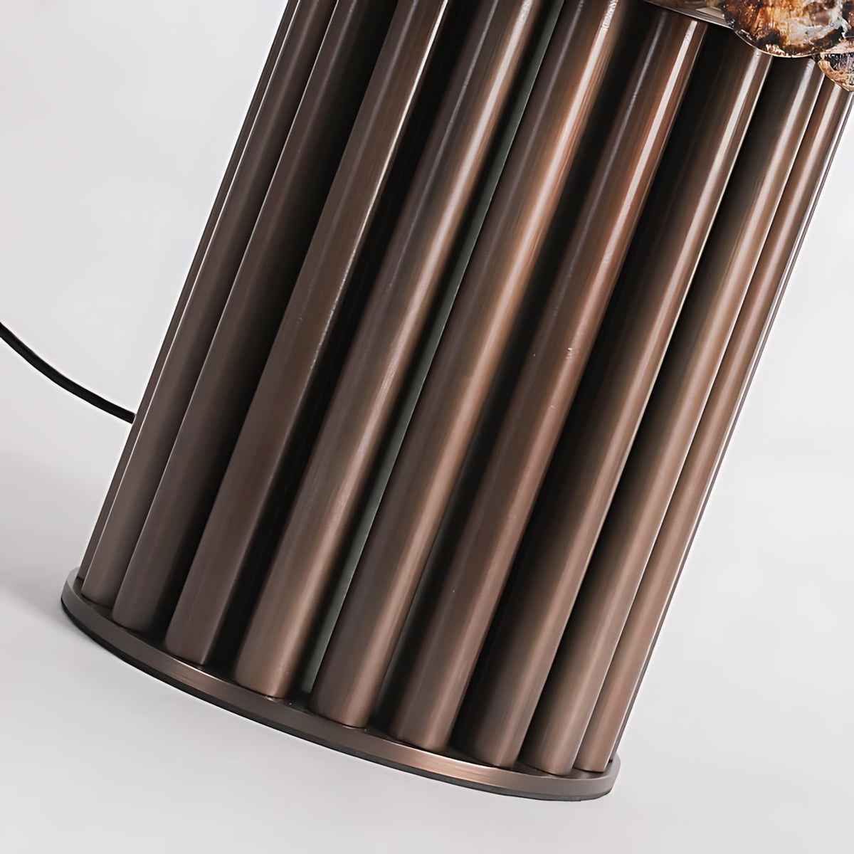 Naerix Shell Table Lamp, third full lamp view