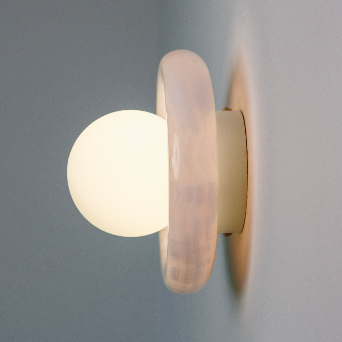 Nara Alabaster Cloud Stone Bubble Plate Wall Light, finish and hardware close up