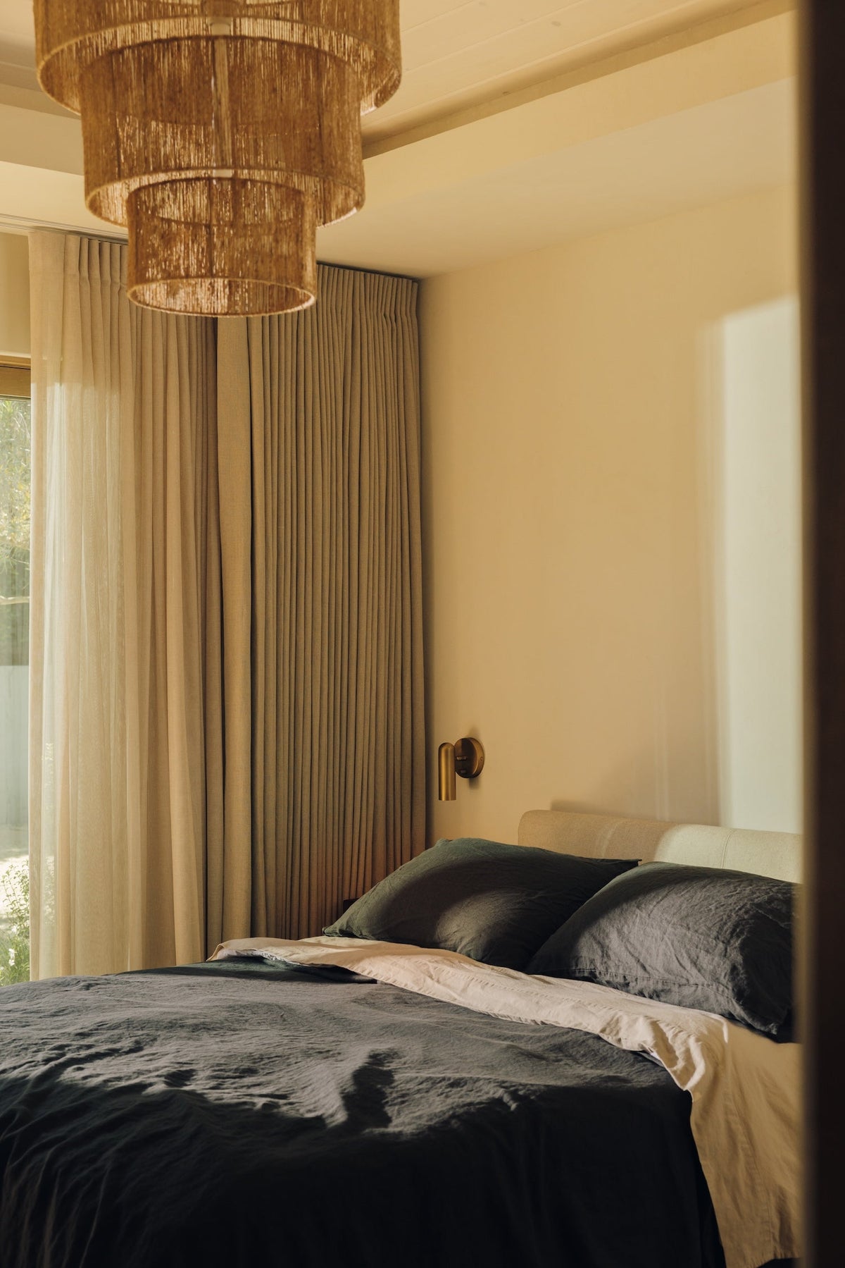 Paloma Tiered Jute Chandelier, socket and hardware detail