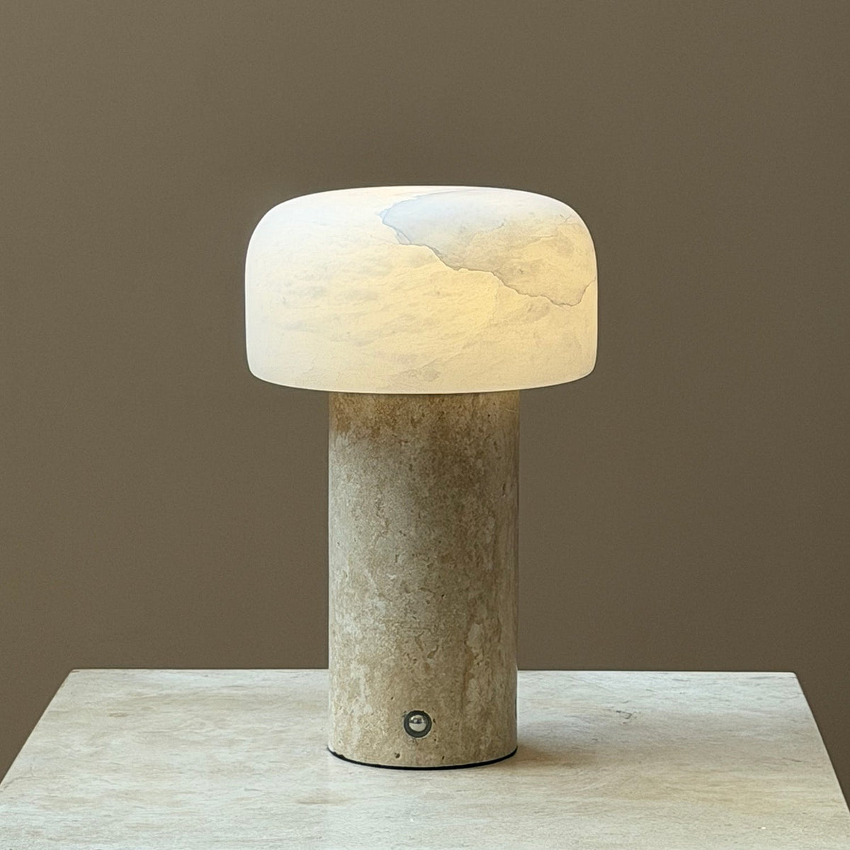 Sorvane Travertine Alabaster Table Lamp, third diffuser detail