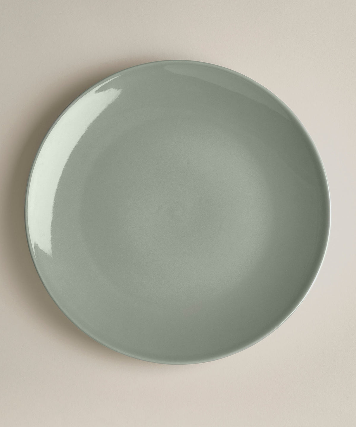 Stoneware Glossy Big Plate Set, glaze and finish close up