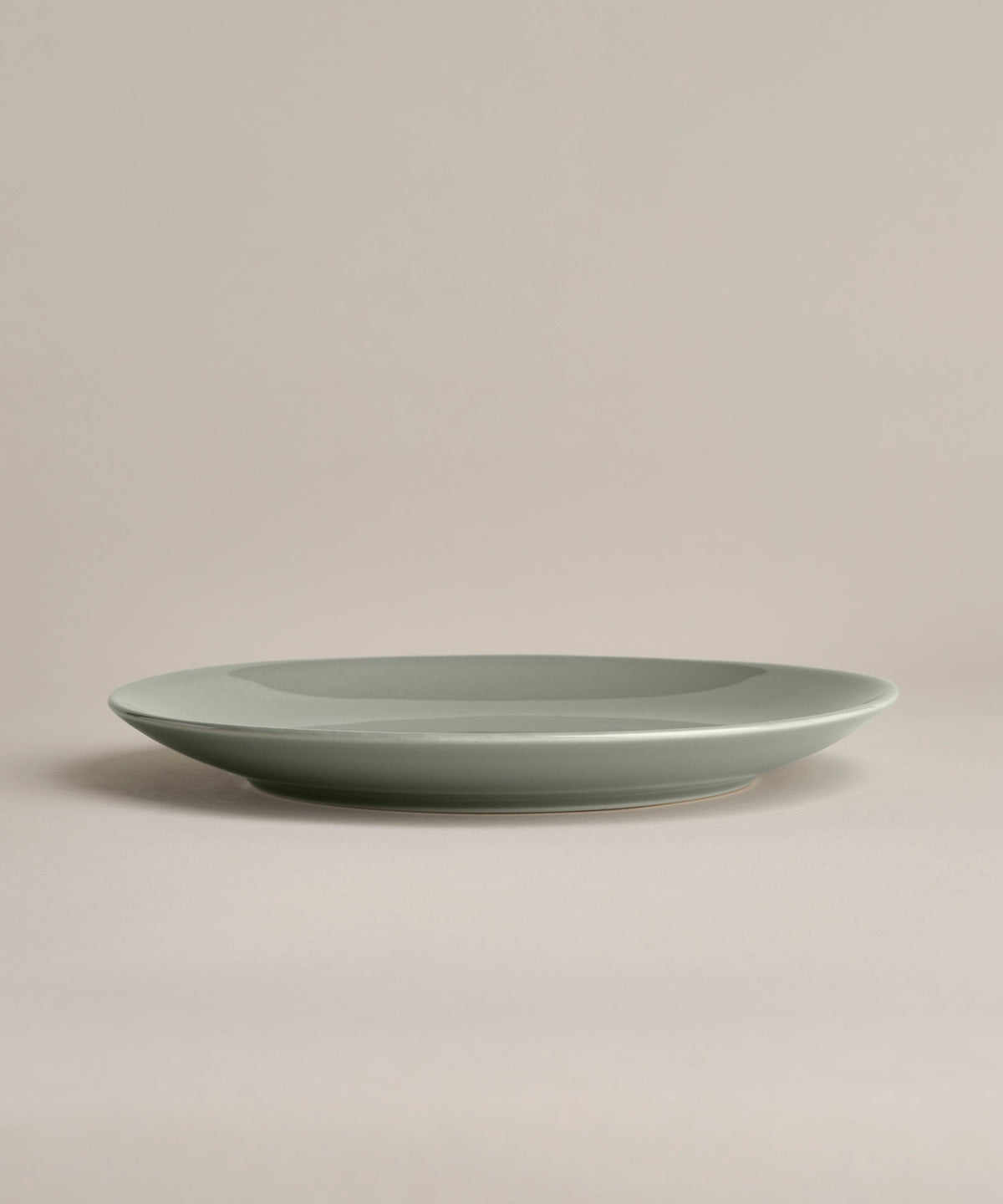 Stoneware Glossy Small Plate Set, glaze and finish close up