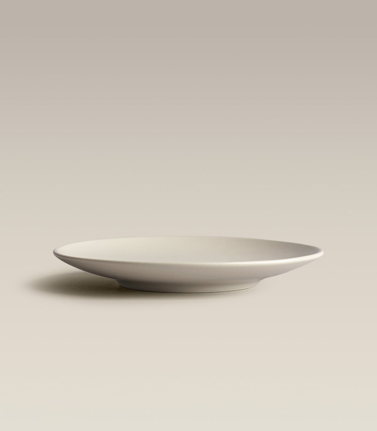 Stoneware Treat Plate Set, rim and edge detail