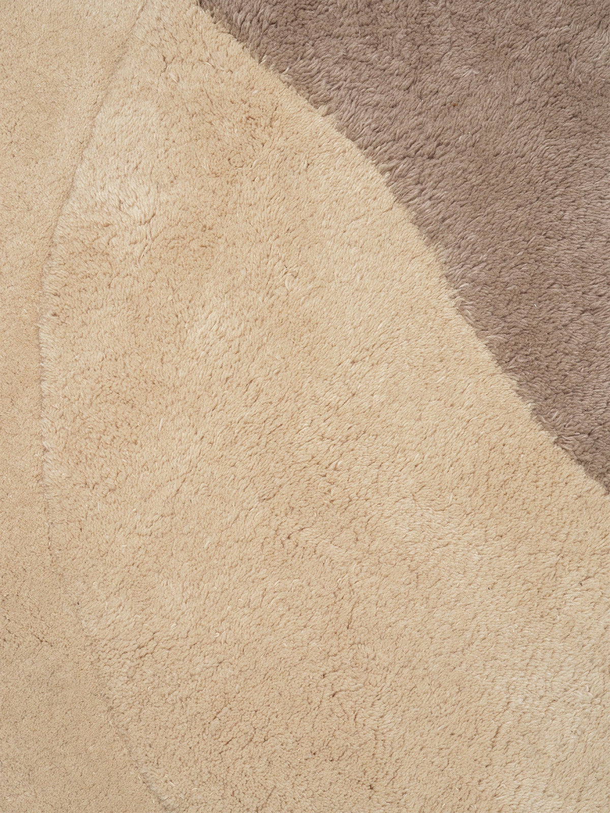 View Tufted Wool Rug, Beige, corner and edge detail