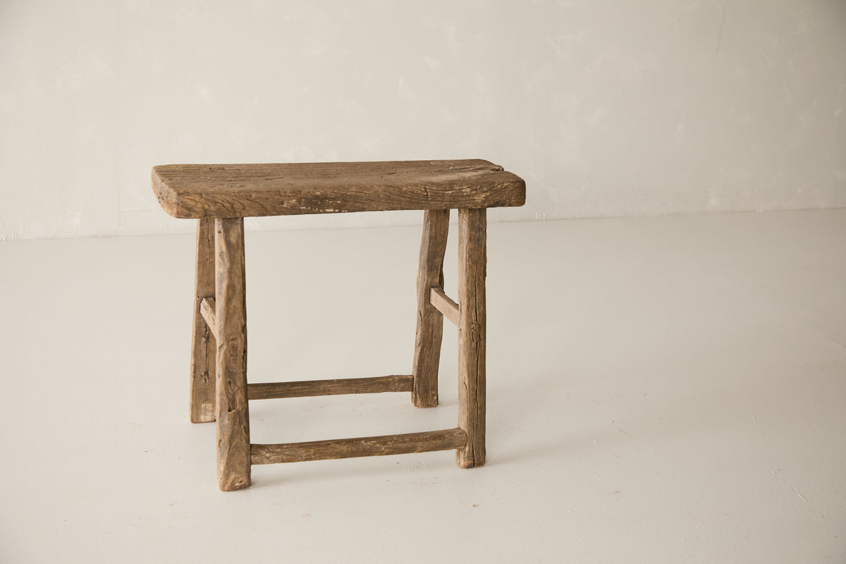 Vintage Solid Elm Ranch Stool No 2, seat and slat detail