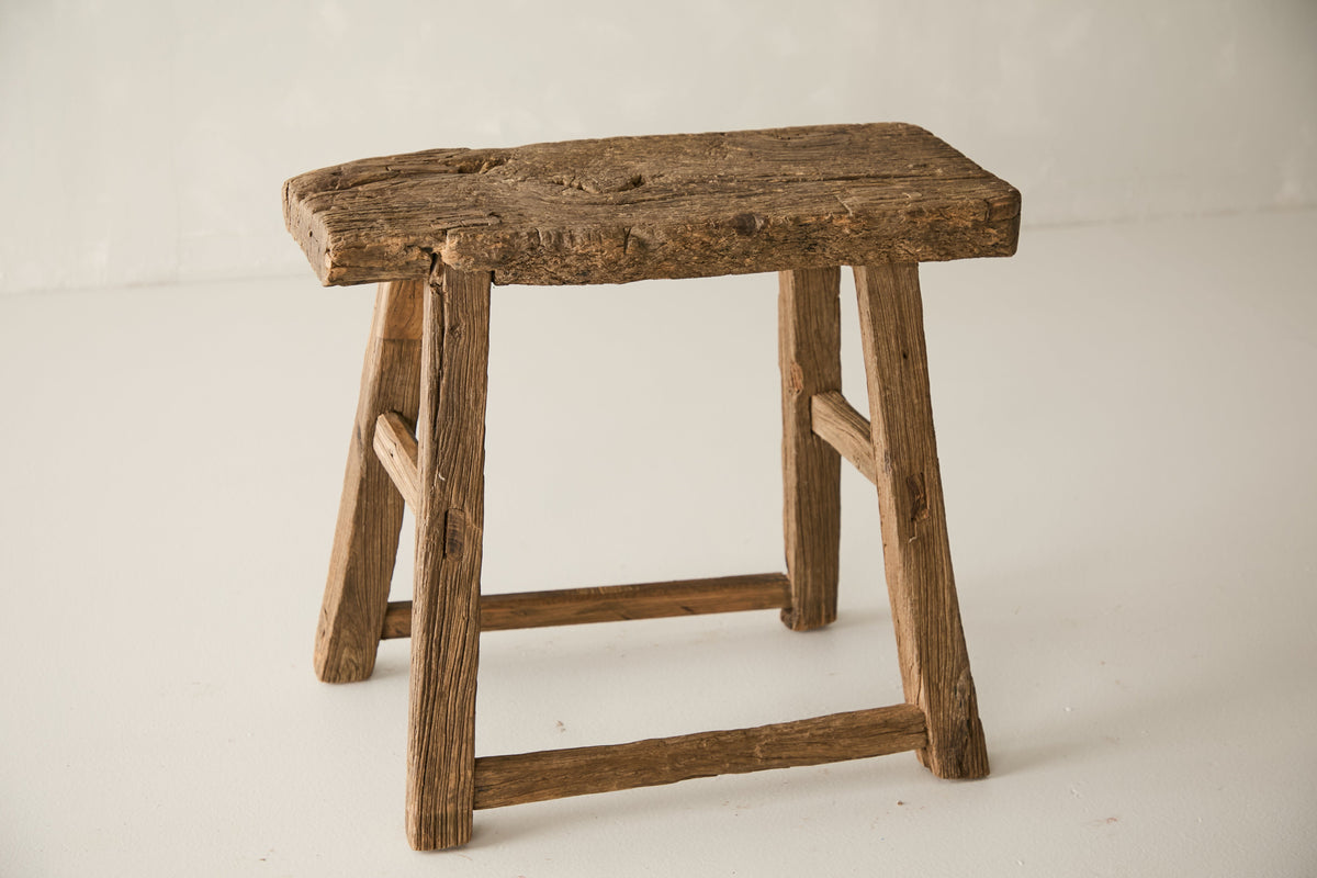Vintage Solid Elm Ranch Stool No 3, seat and slat detail